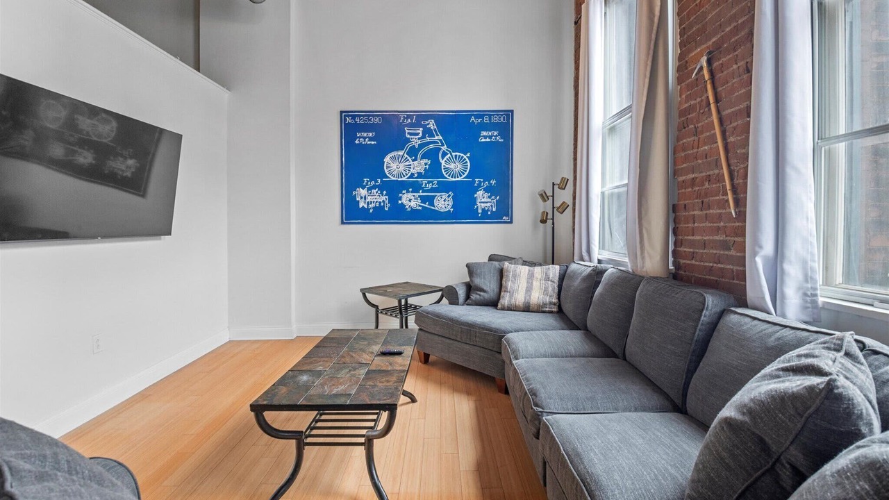 Photo of Livingroom in Wholesale District