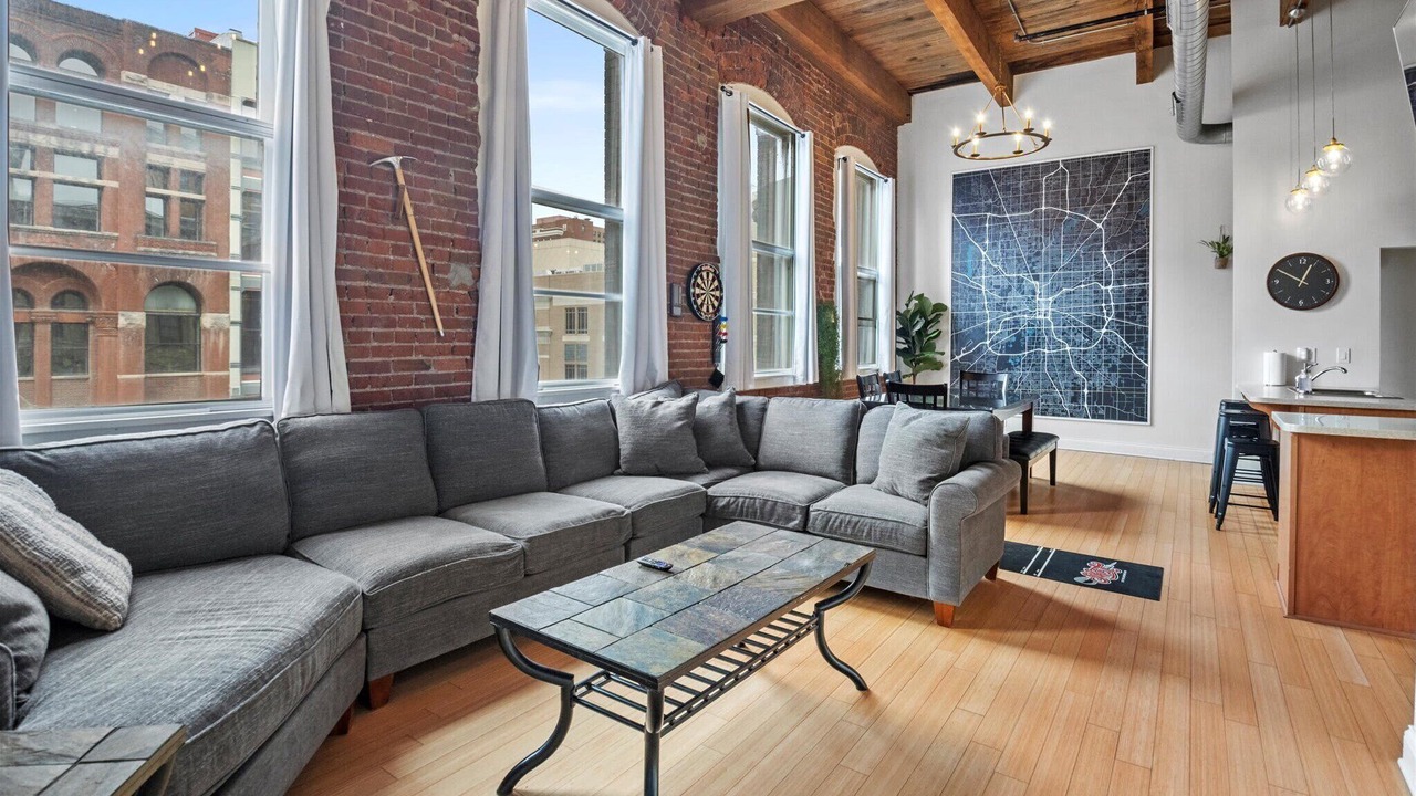 Photo of Livingroom in Wholesale District