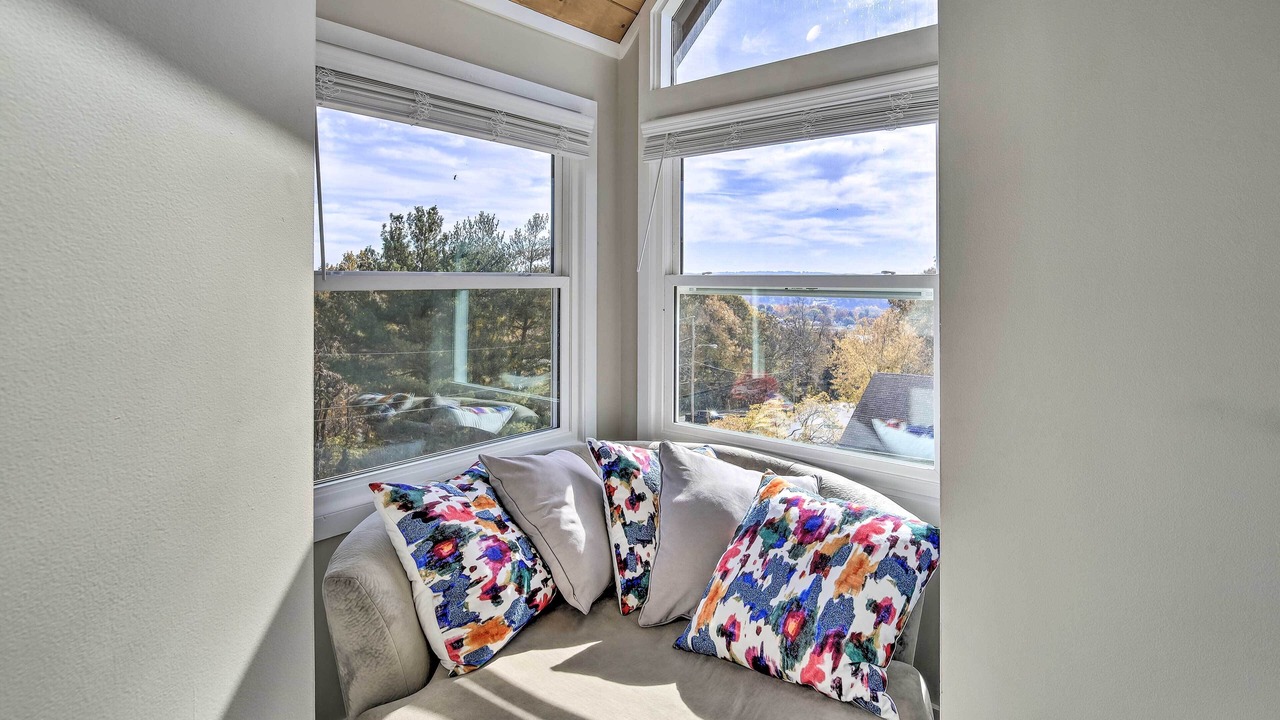 Photo of Livingroom in Lynn Garden