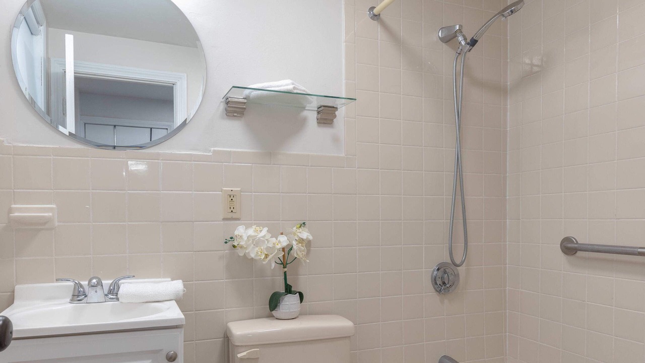 Photo of Bathroom in Wellington-Harrington