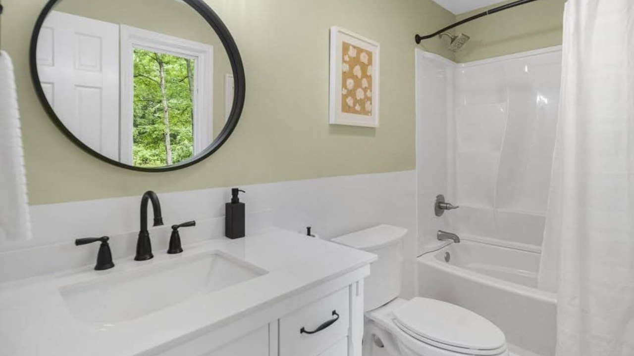 Photo of Bathroom in Ovid