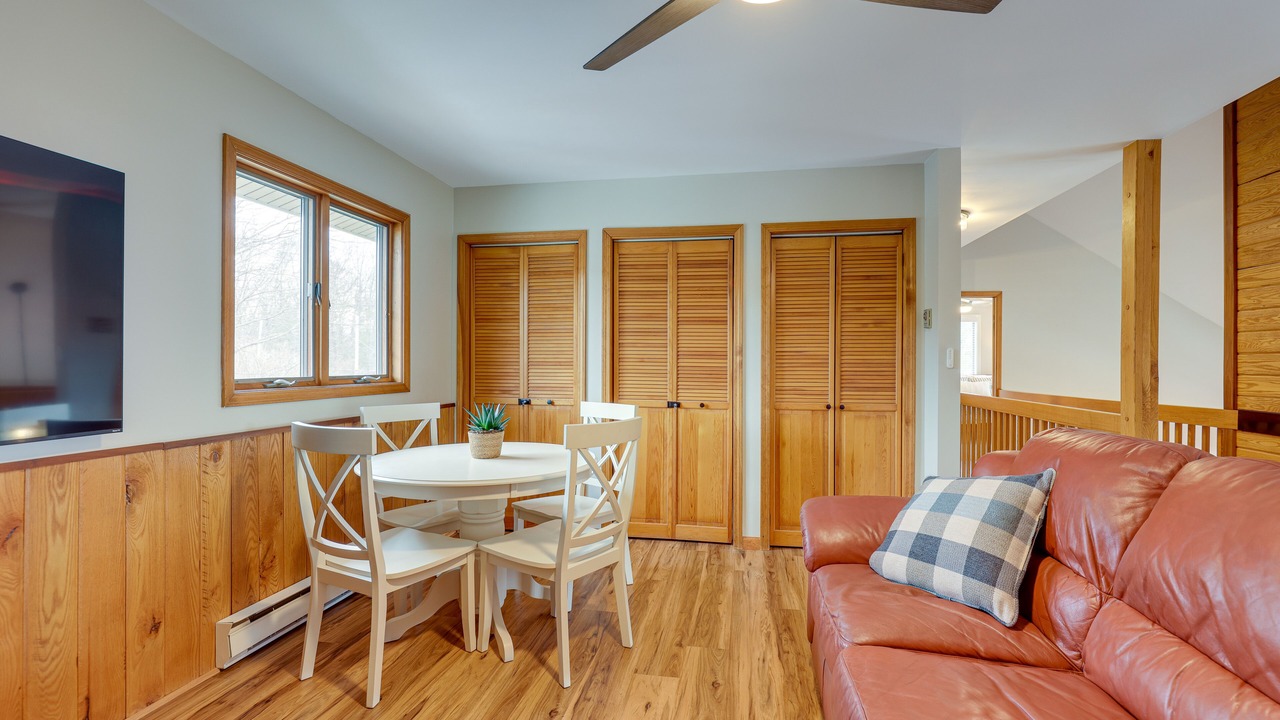 Photo of Livingroom in Hammondsport