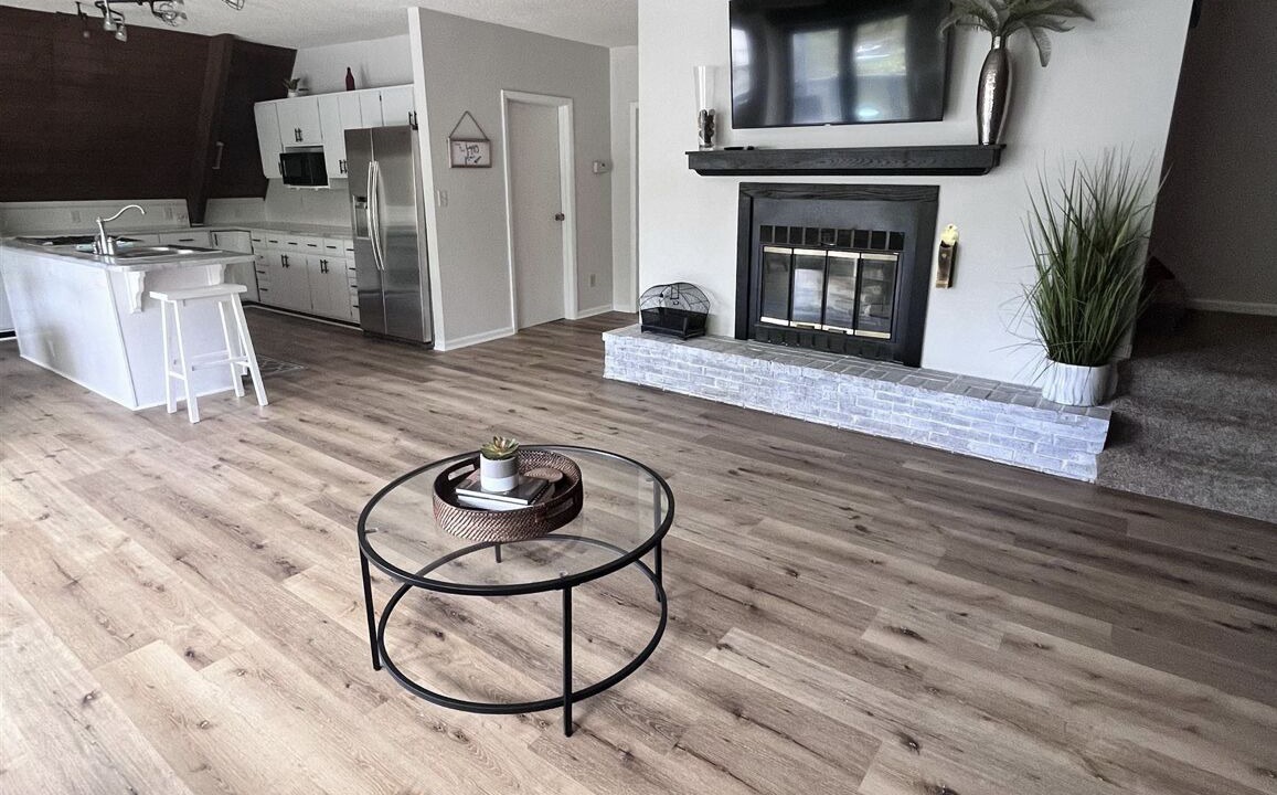 Photo of Livingroom in Enchanted Hills