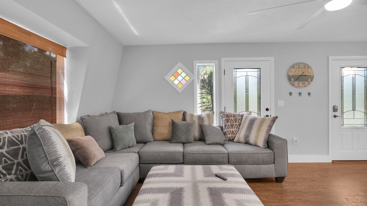 Photo of Livingroom in Port Saint John