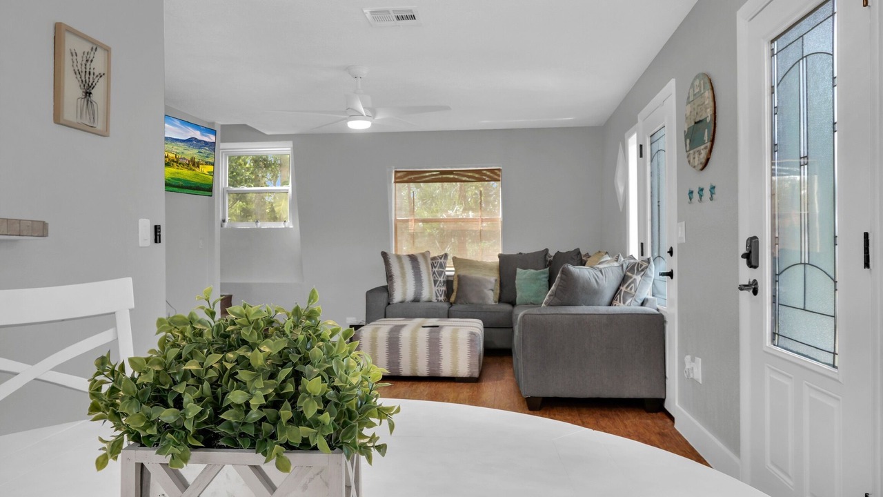 Photo of Livingroom in Port Saint John