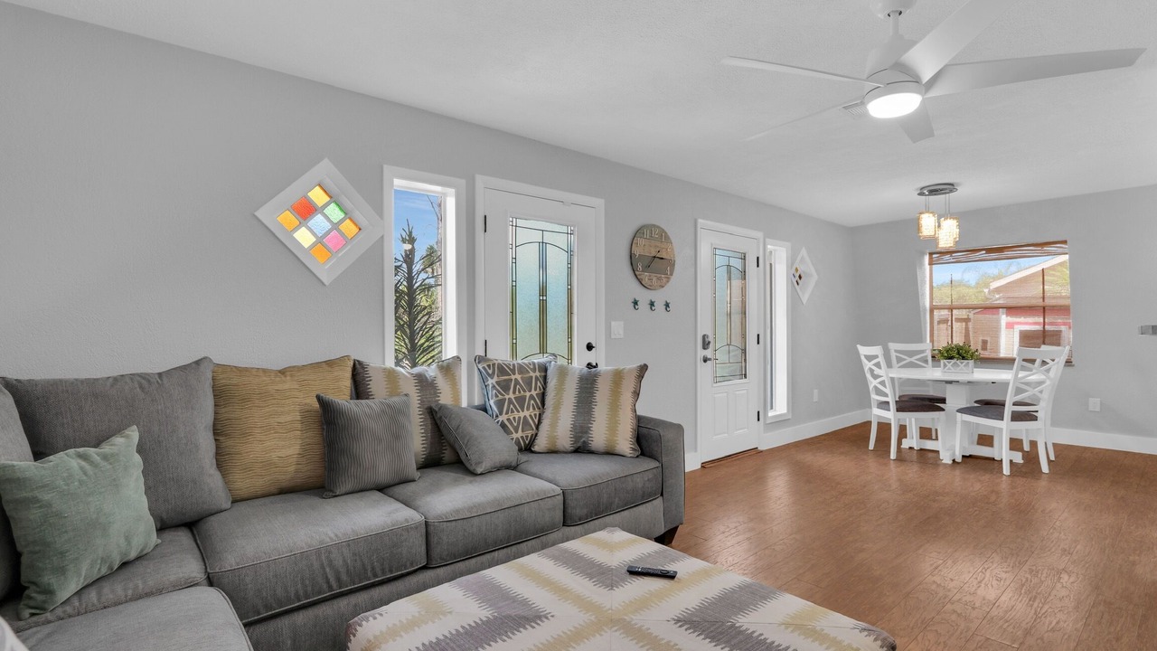 Photo of Livingroom in Port Saint John