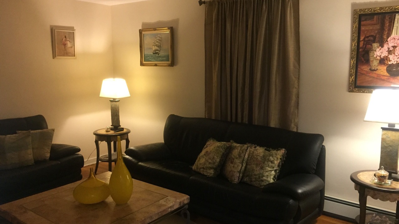 Photo of Livingroom in Elmont