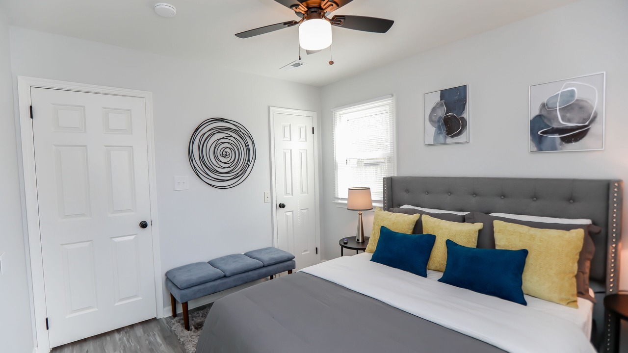 Photo of Bedroom in Downtown