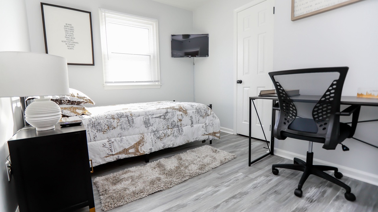 Photo of Bedroom in Downtown