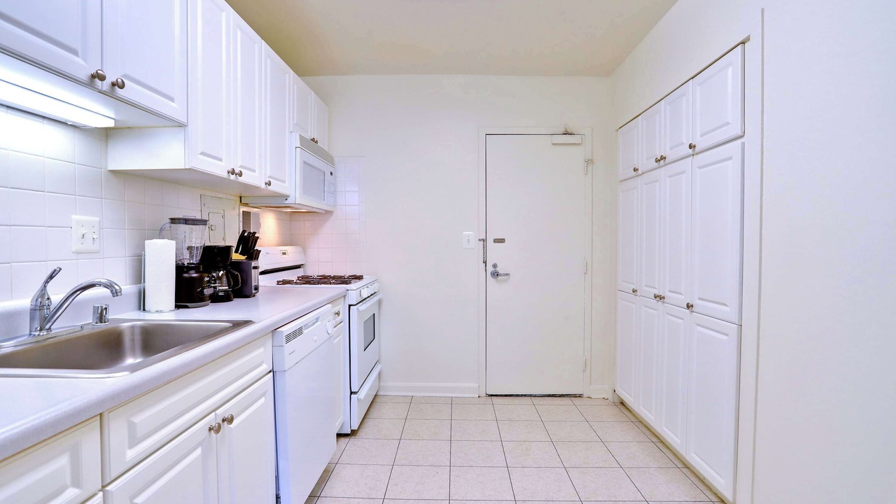 Photo of Kitchen in Aurora Highlands