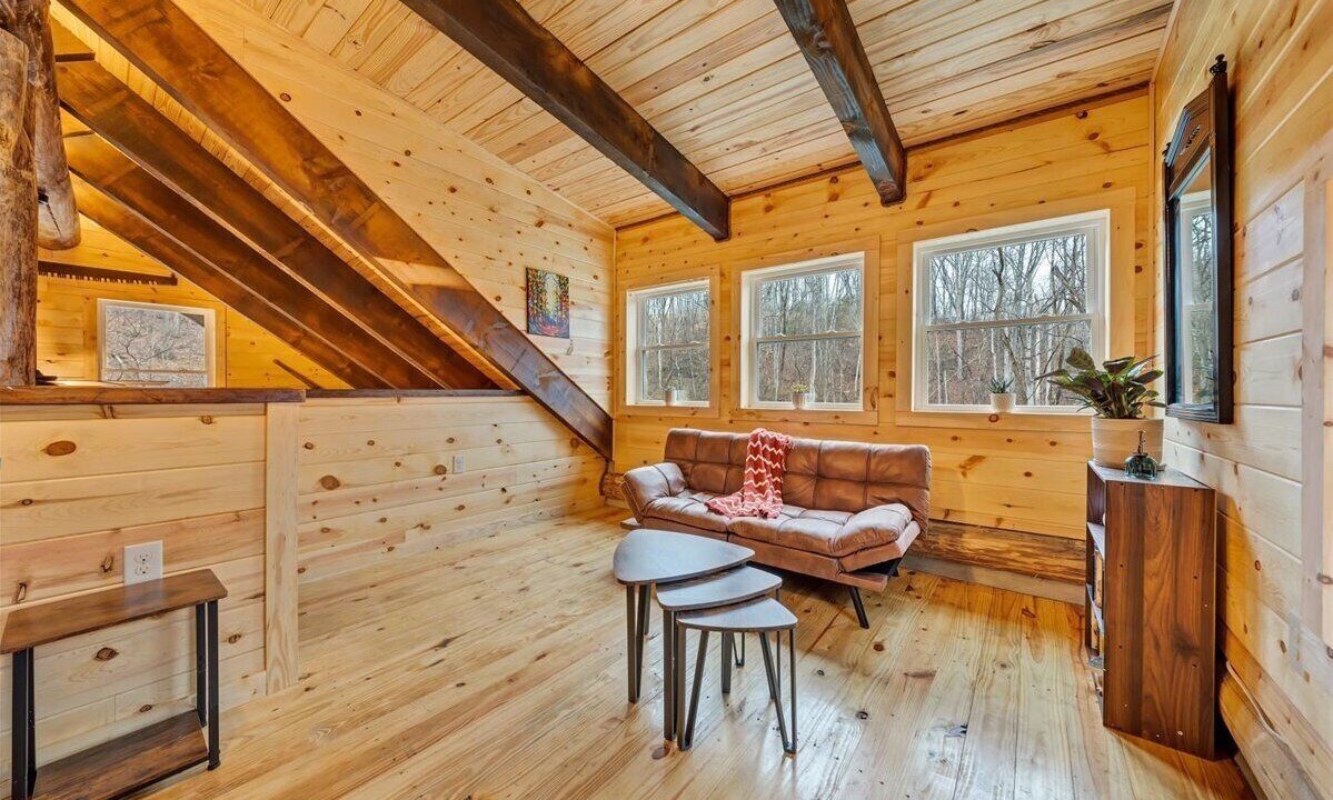 Photo of Livingroom in Troutville