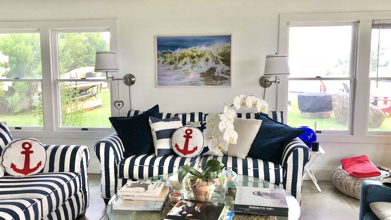 Photo of Livingroom in Quogue
