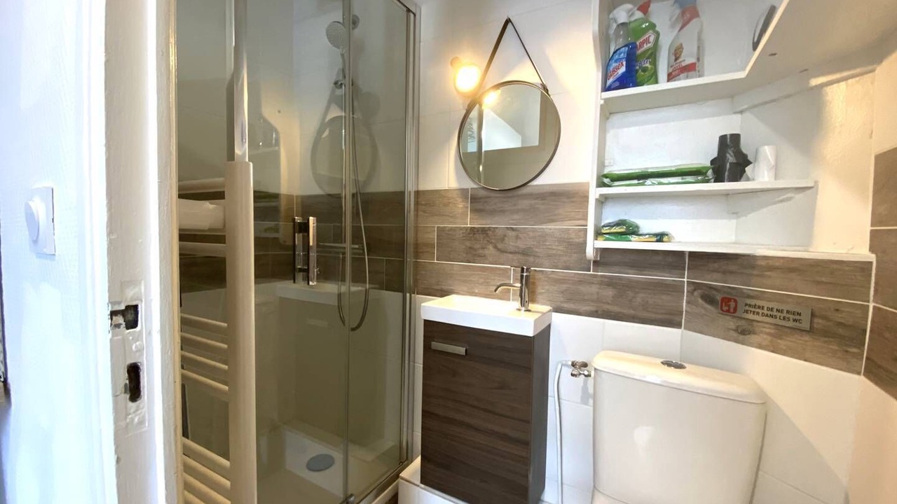 Photo of Bathroom in Tregastel