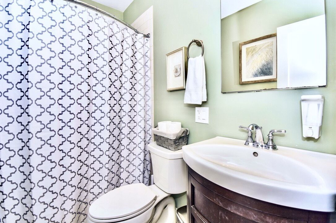 Photo of Bathroom in Auburndale