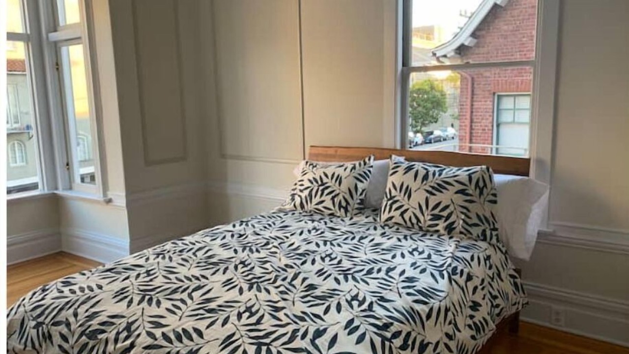Photo of Bedroom in Hollowville