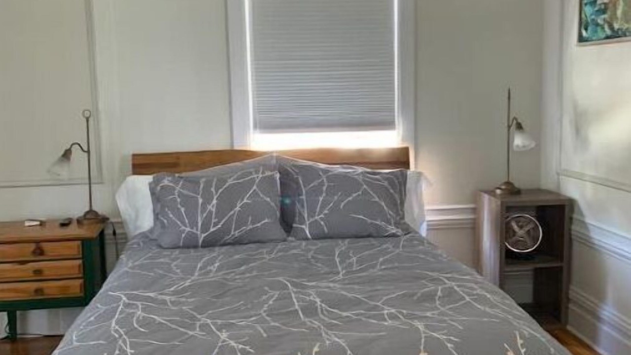 Photo of Bedroom in Hollowville