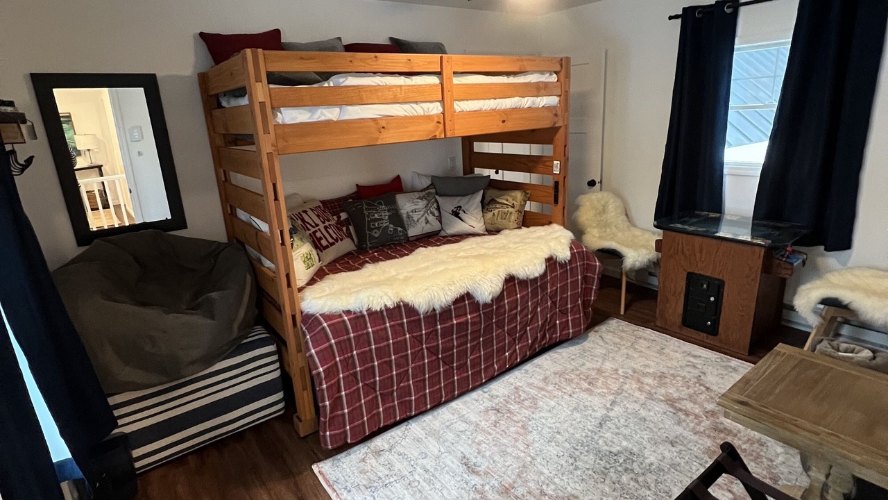 Photo of Bedroom in North Creek
