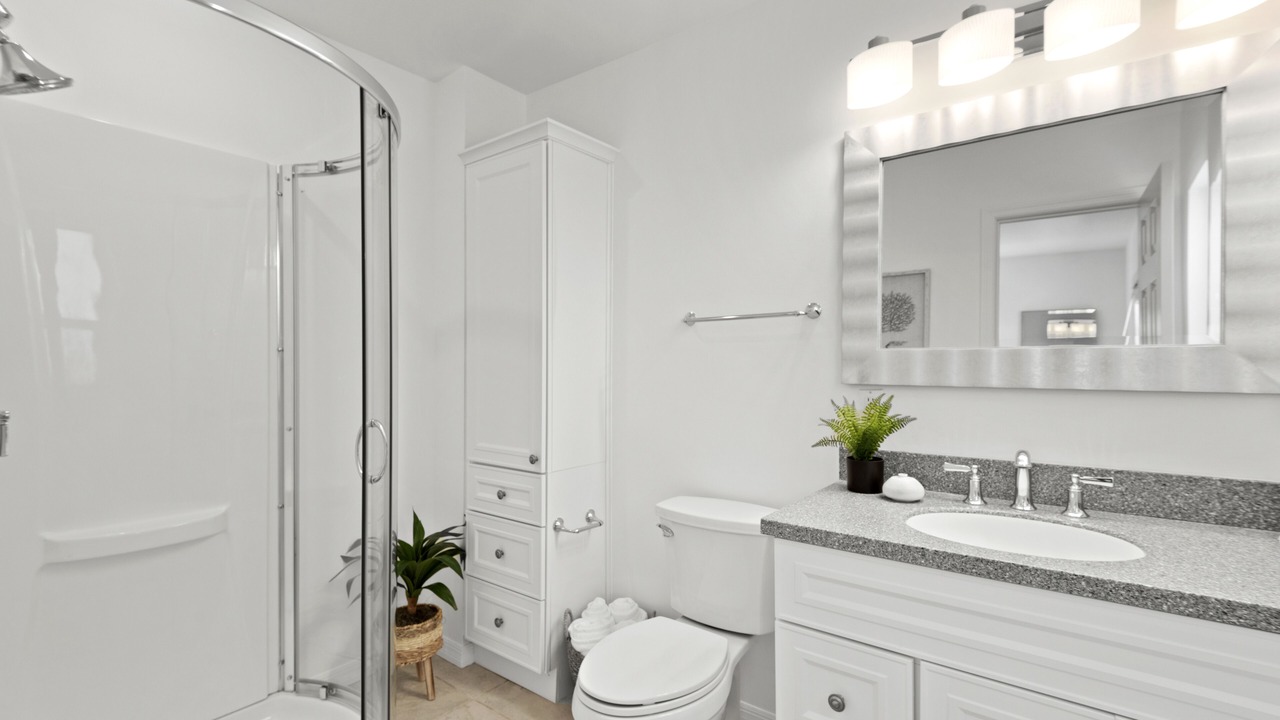 Photo of Bathroom in Cocoa Isles