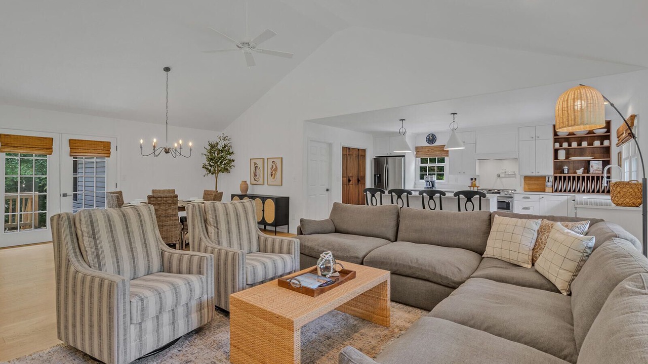 Photo of Livingroom in Cobbs Creek