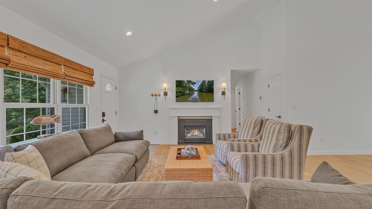Photo of Livingroom in Cobbs Creek