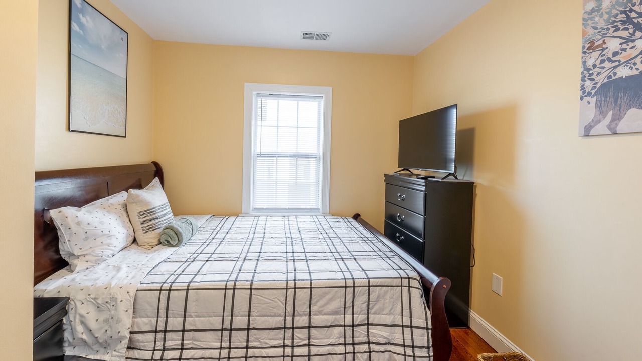 Photo of Bedroom in Quincy