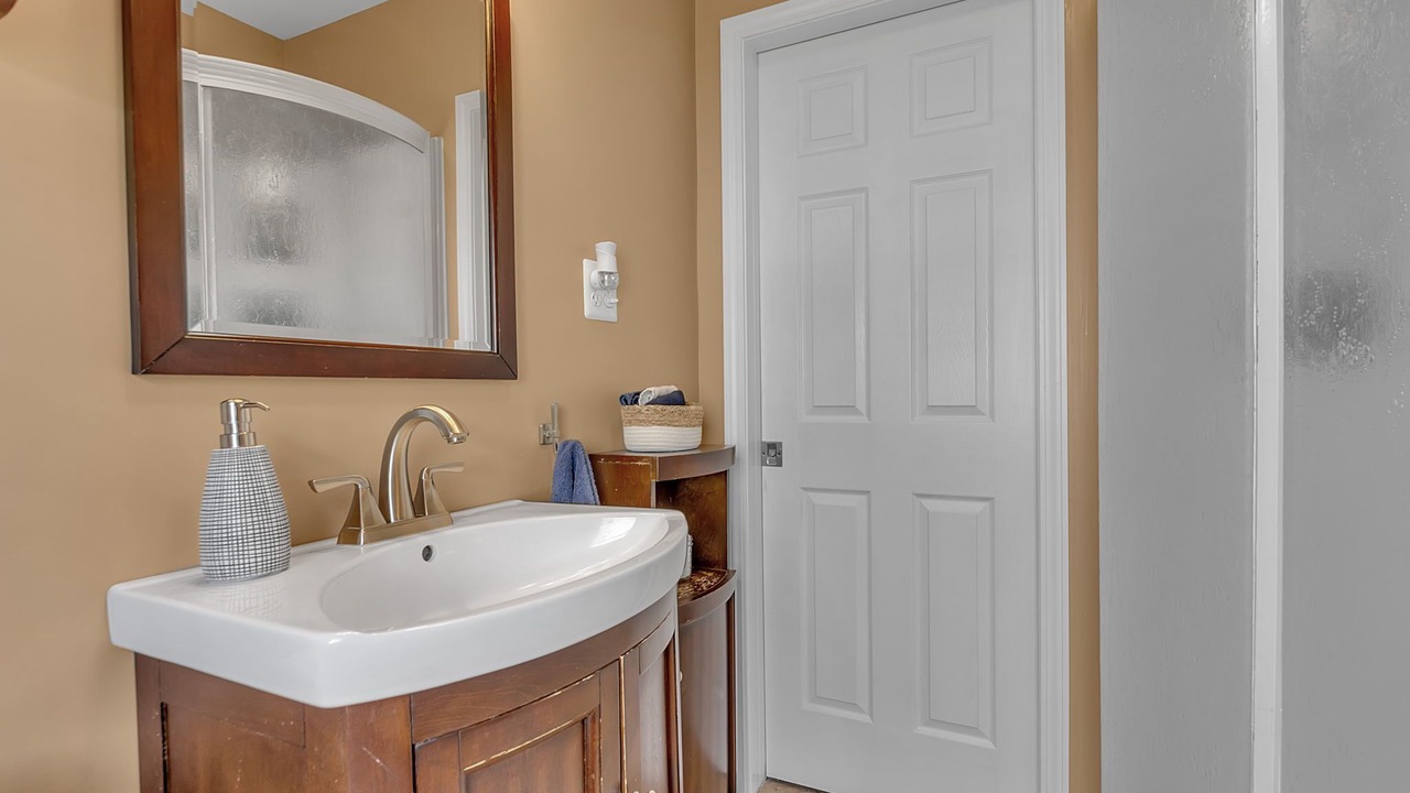 Photo of Bathroom in Lake Erie Beach
