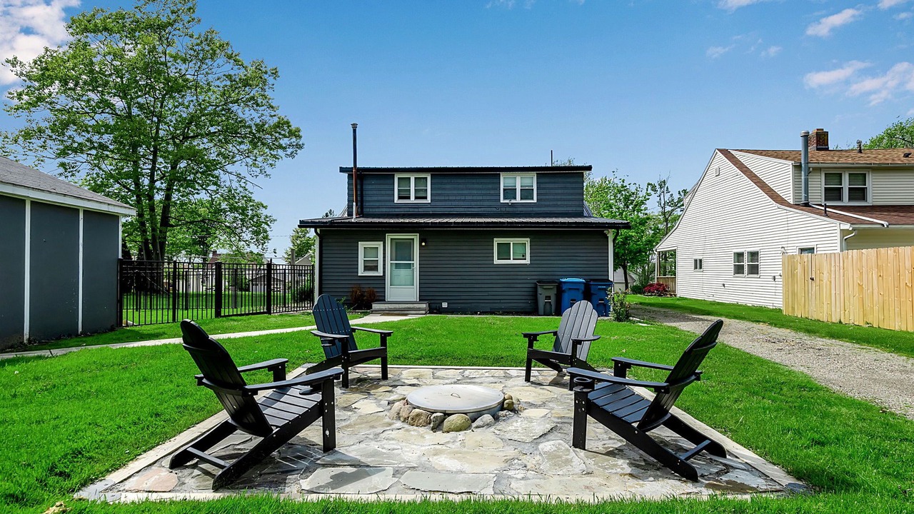 Photo of Patio Balcony in Lake Erie Beach