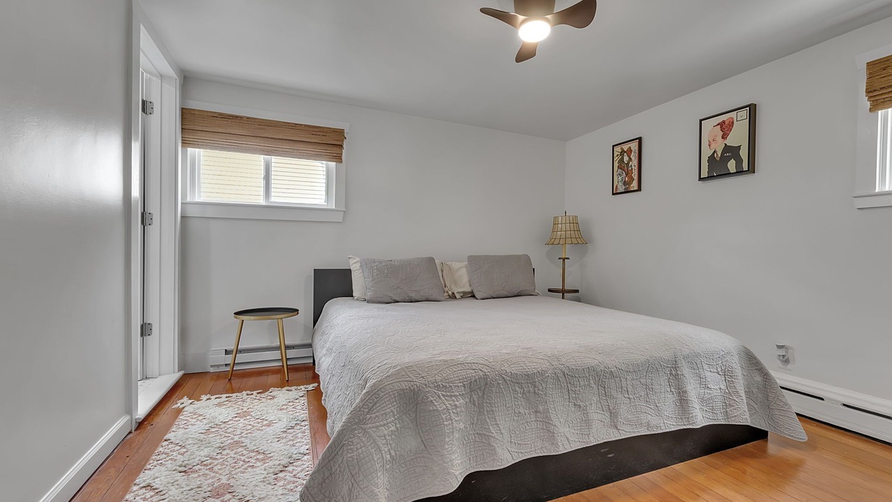Photo of Bedroom in Lake Erie Beach