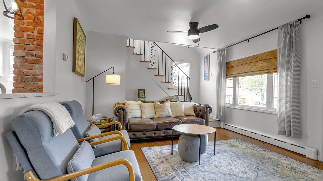 Photo of Livingroom in Lake Erie Beach
