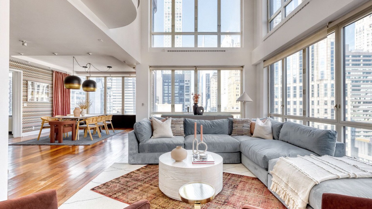 Photo of Livingroom in Sutton Place