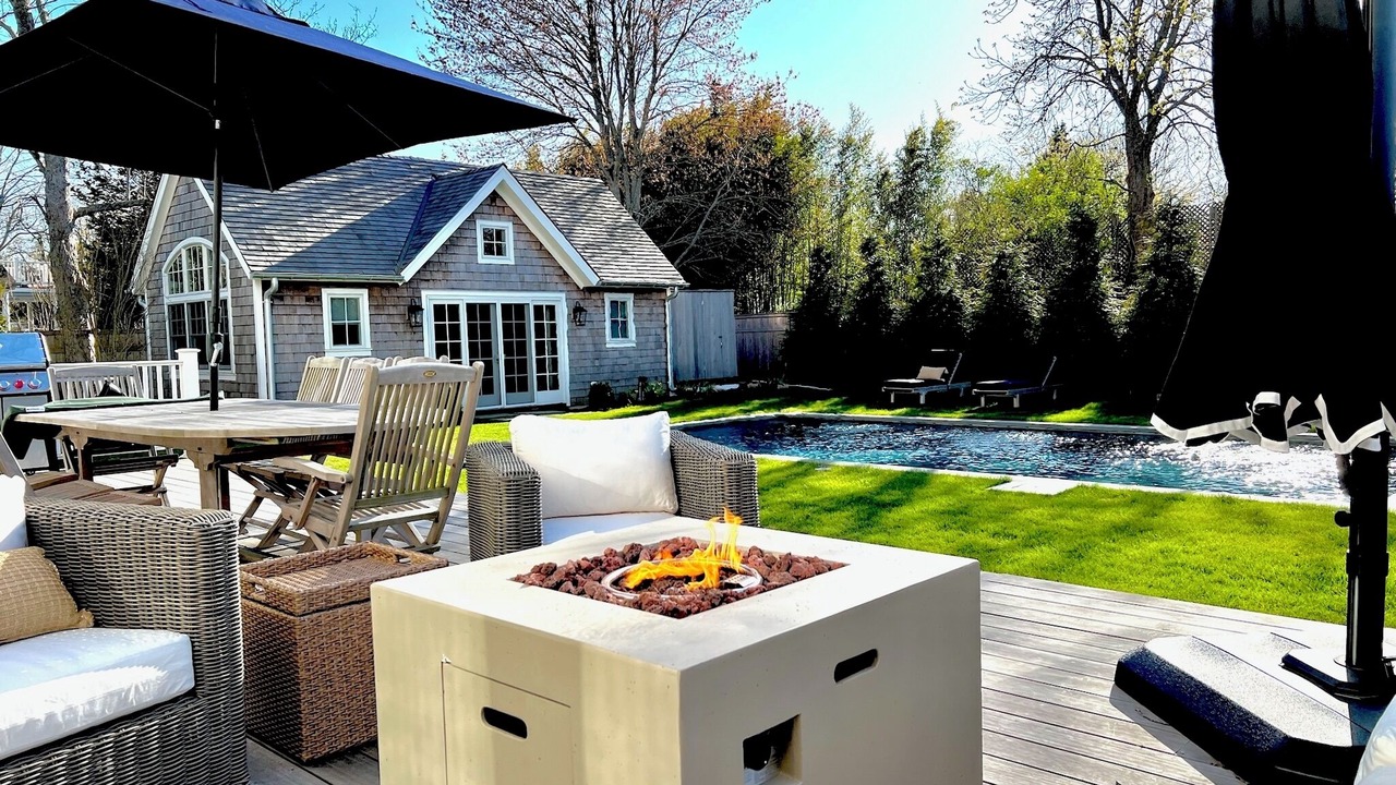 Photo of Outdoor in Village of Southampton