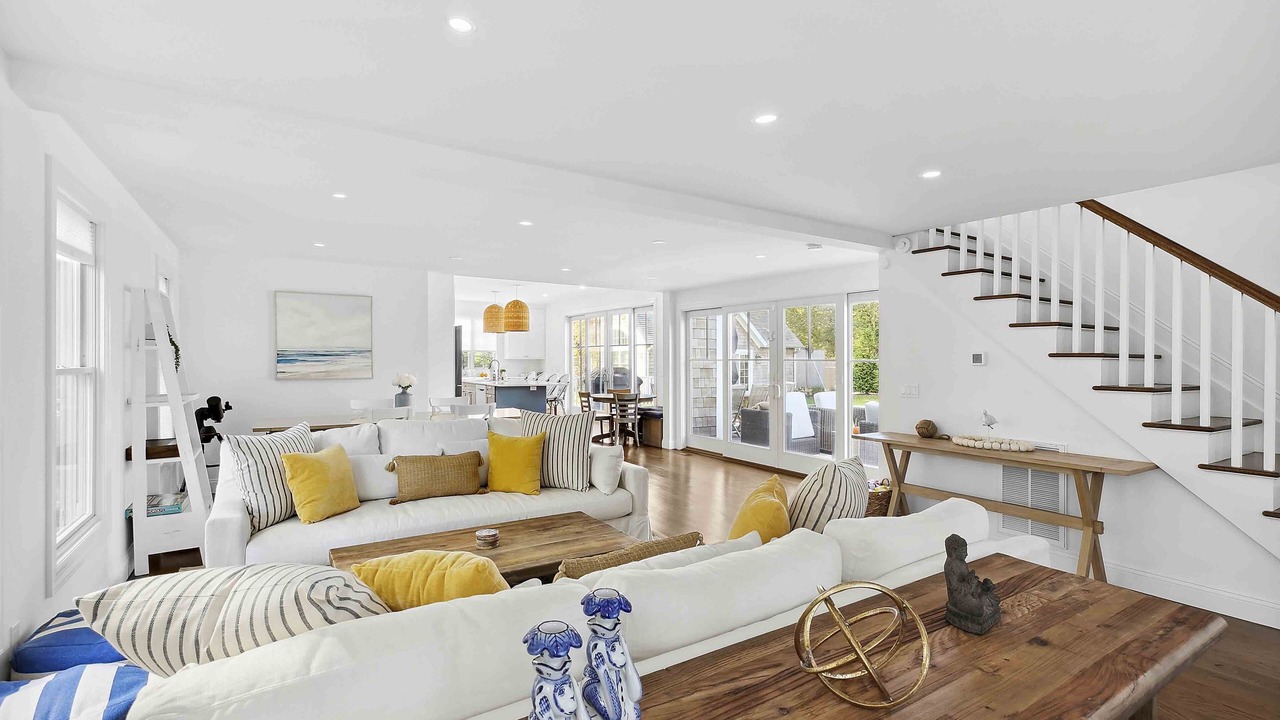 Photo of Livingroom in Village of Southampton