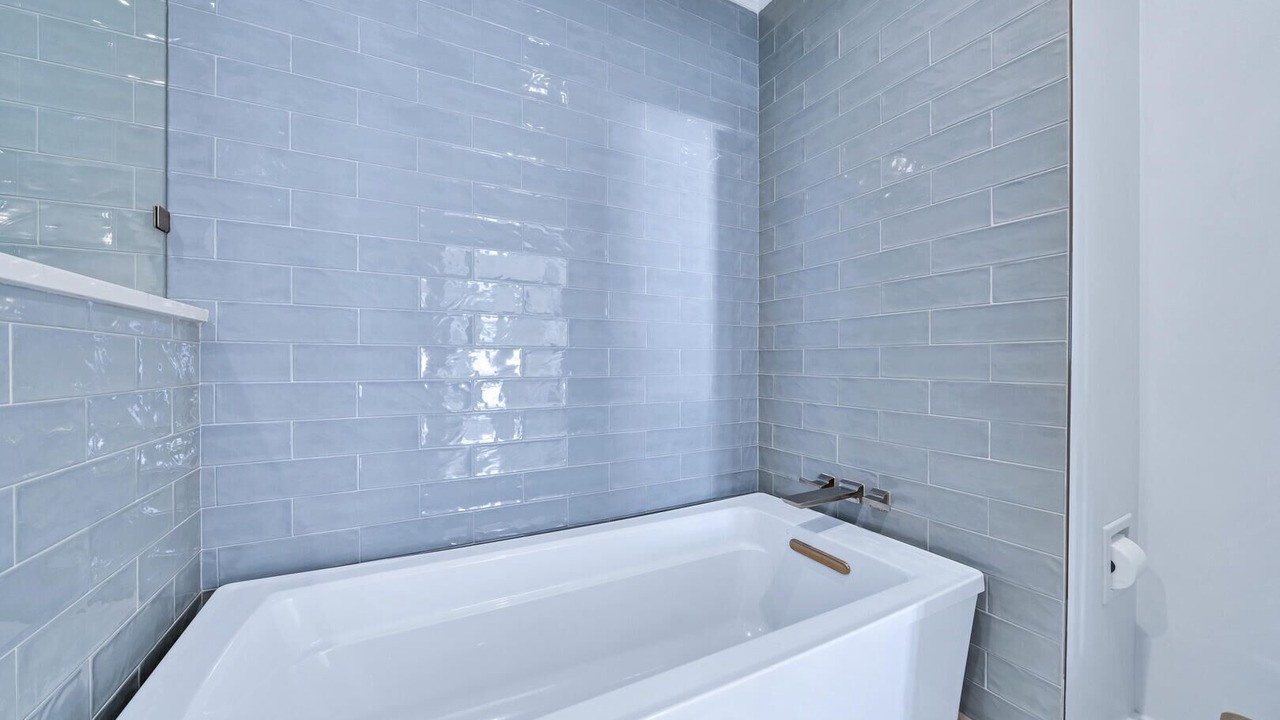 Photo of Bathroom in Beach District
