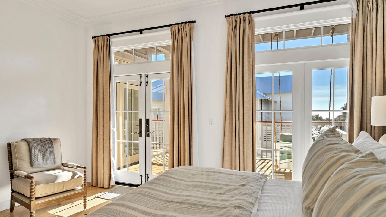 Photo of Bedroom in Beach District