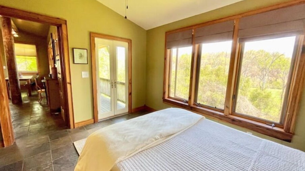 Photo of Bedroom in Batesville