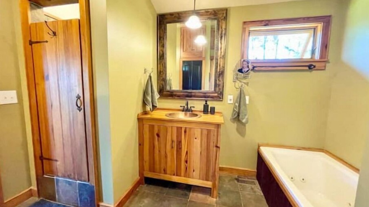 Photo of Bathroom in Batesville