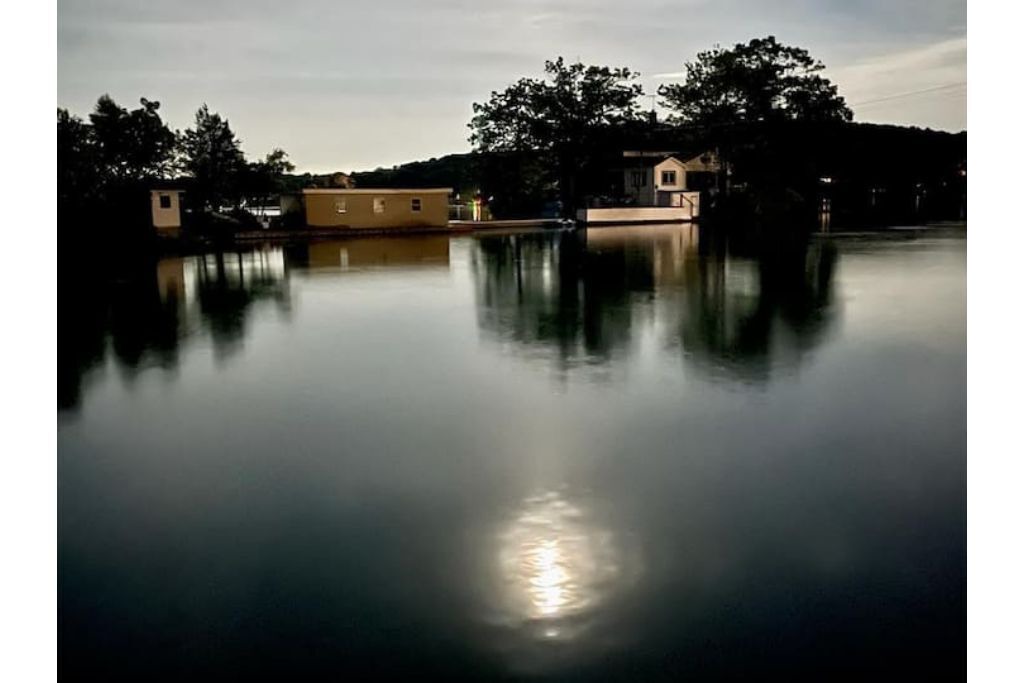 Photo of Outdoor in Glasser