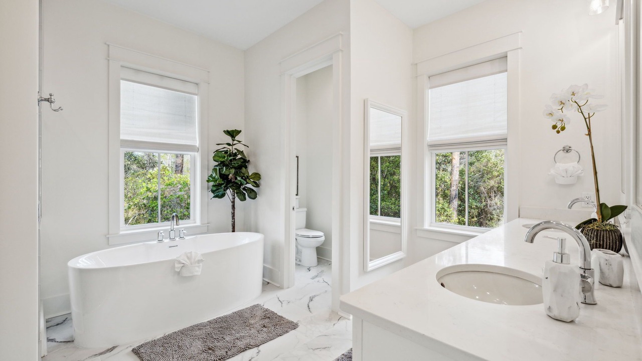 Photo of Bathroom in Treetop