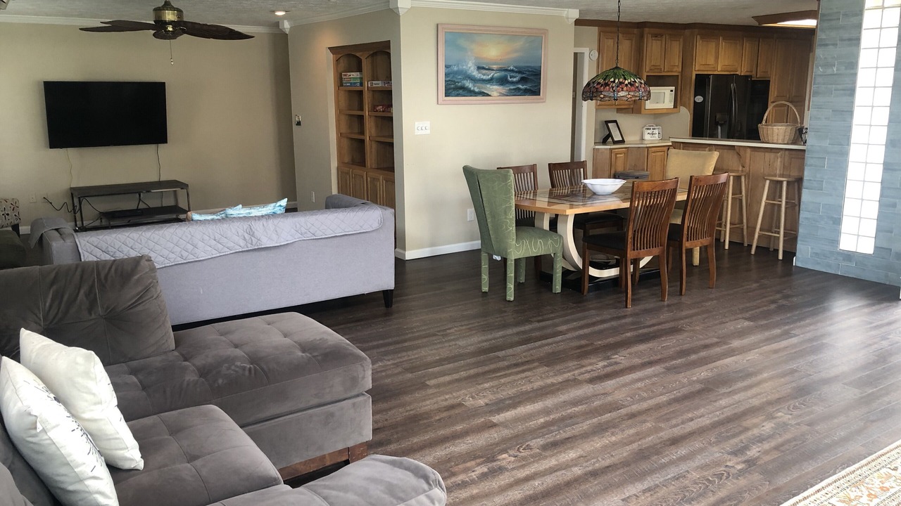 Photo of Livingroom in Buckroe Beach