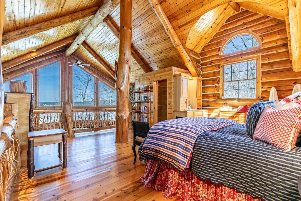 Photo of Bedroom in Frontier