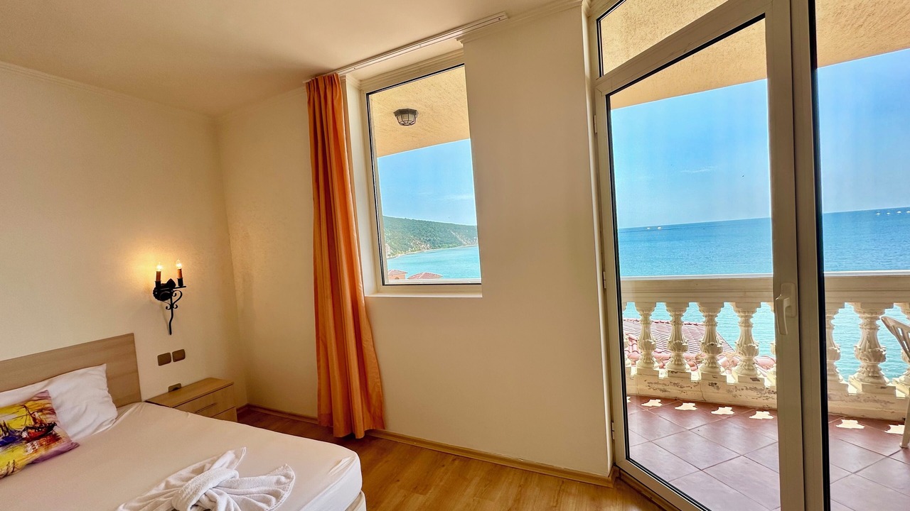 Photo of Bedroom in Elenite