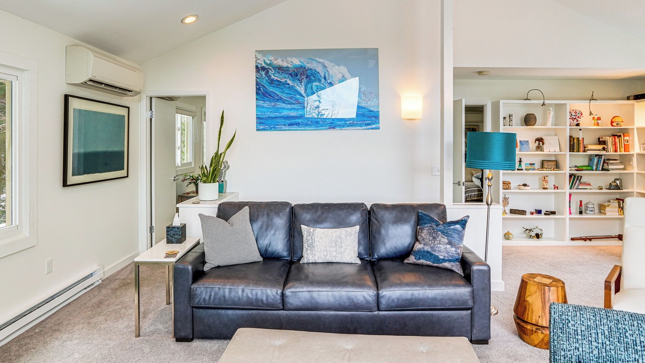 Photo of Livingroom in Otis