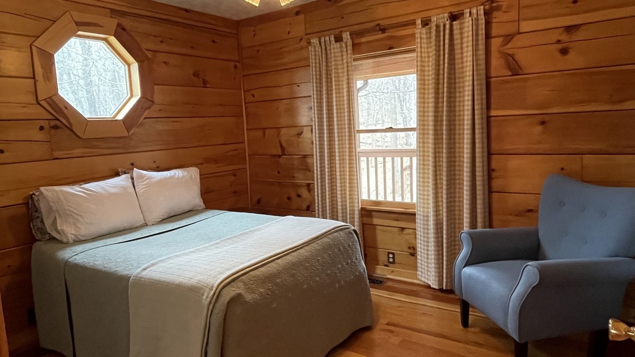 Photo of Bedroom in Hot Springs