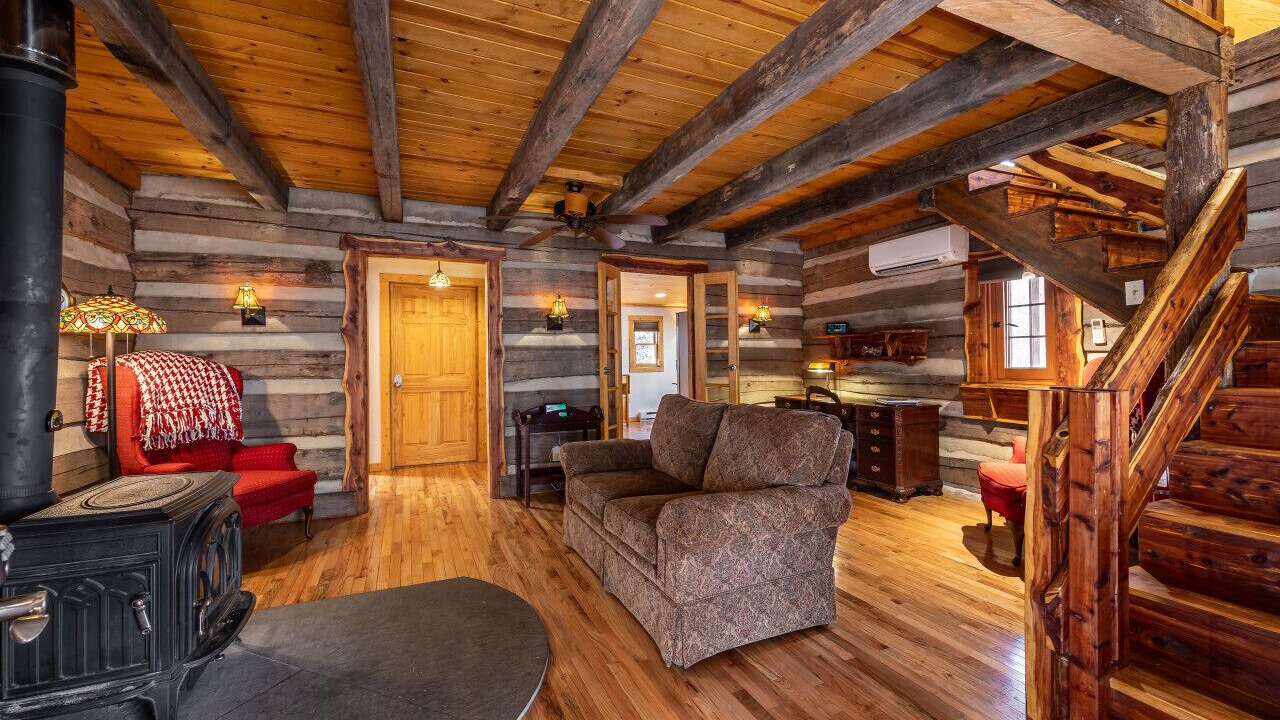 Photo of Livingroom in Stanardsville