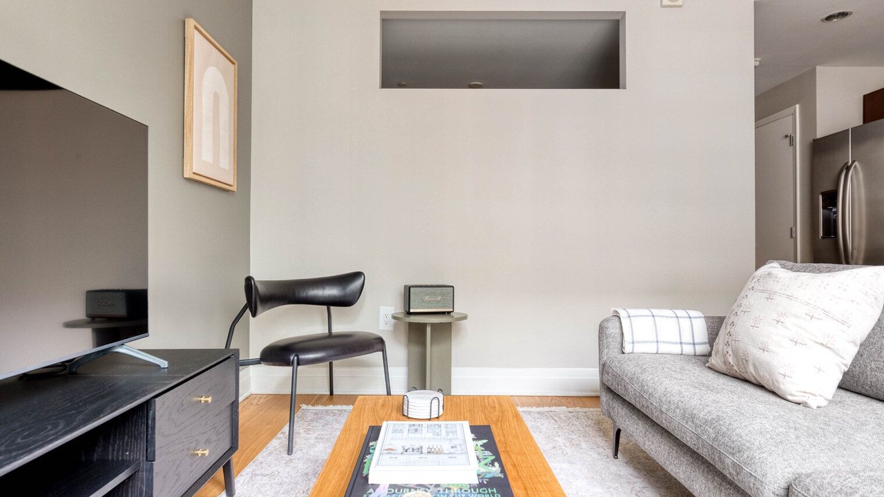 Photo of Livingroom in George Washington University