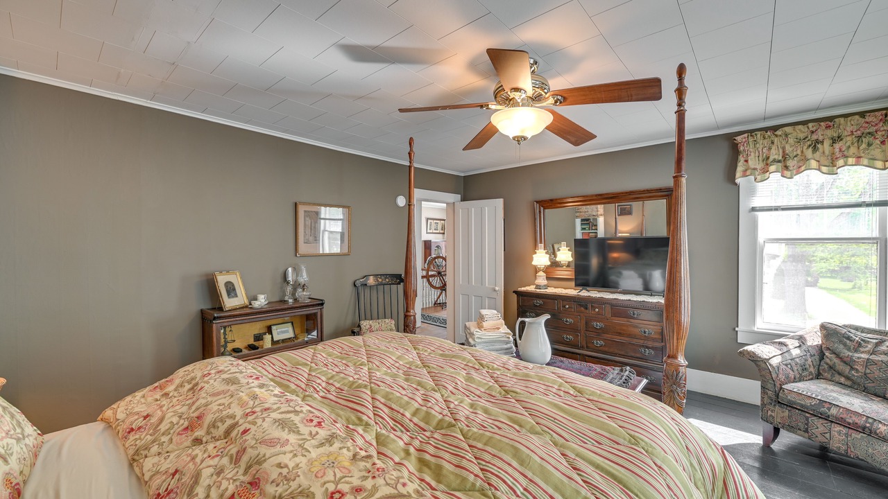 Photo of Bedroom in Warrensburg