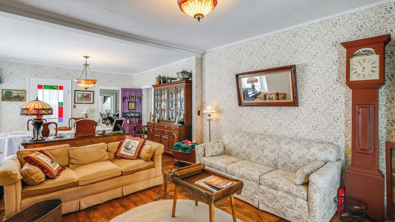 Photo of Livingroom in Warrensburg