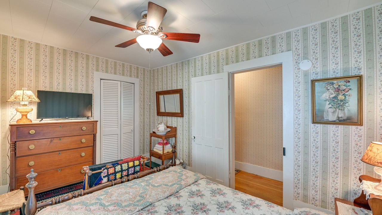 Photo of Bedroom in Warrensburg