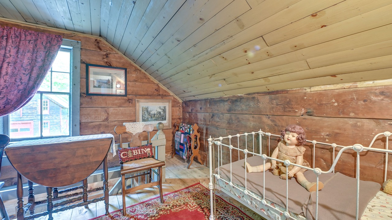 Photo of Bedroom in Warrensburg