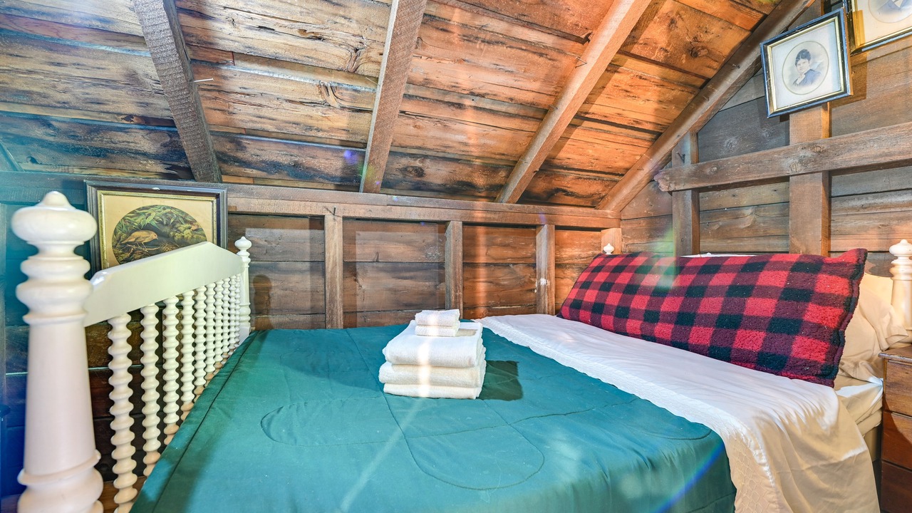 Photo of Bedroom in Warrensburg